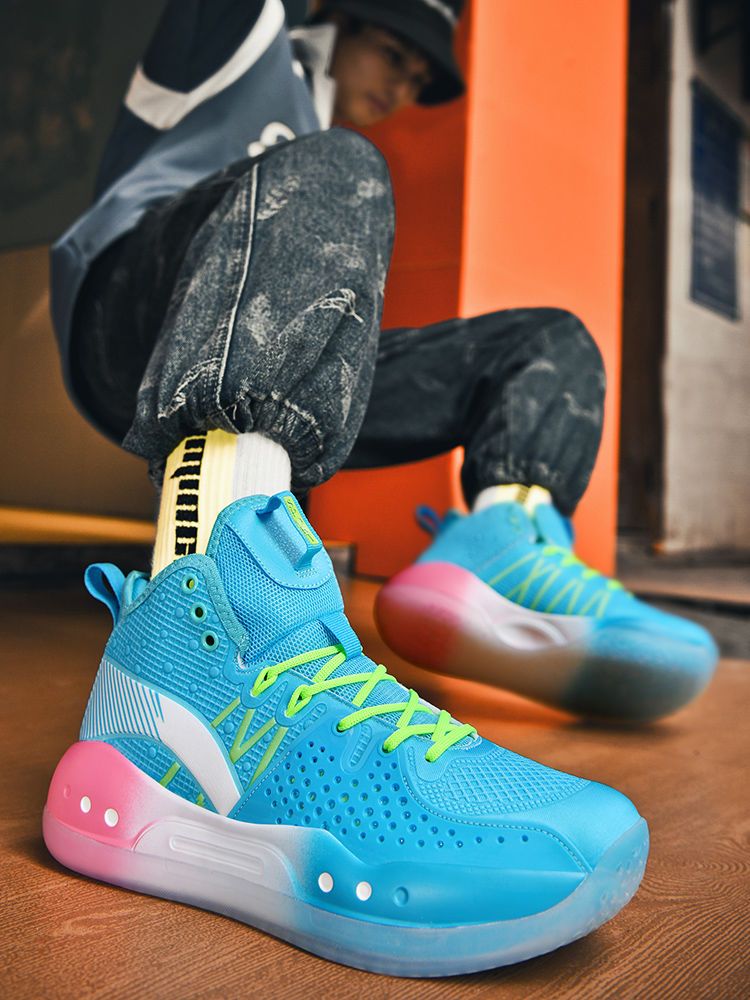 Basketball Sneaker 23
